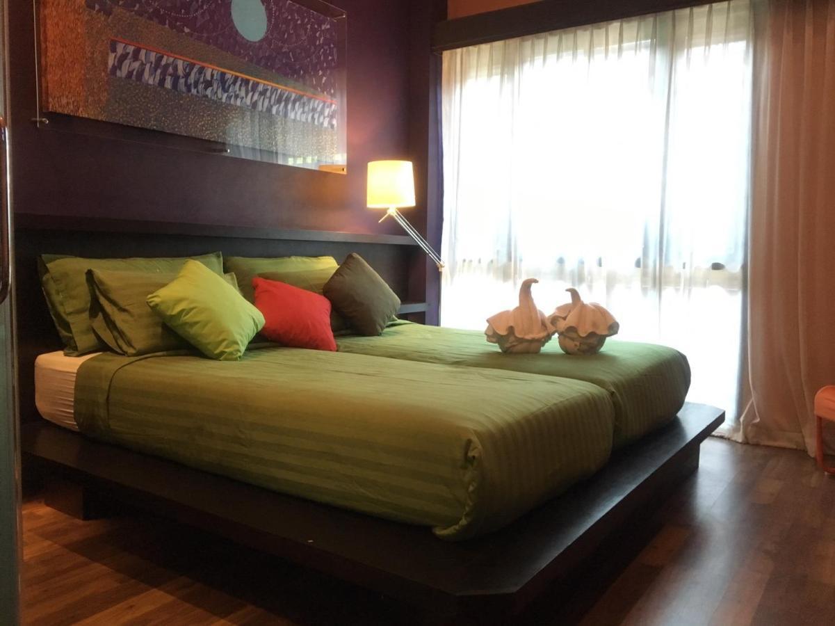 Third Rock Hostel Bangkok Luaran gambar