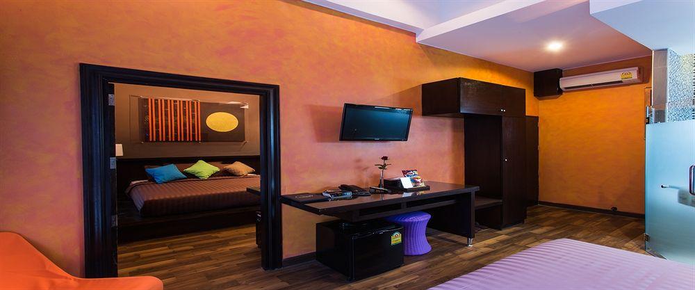 Third Rock Hostel Bangkok Luaran gambar