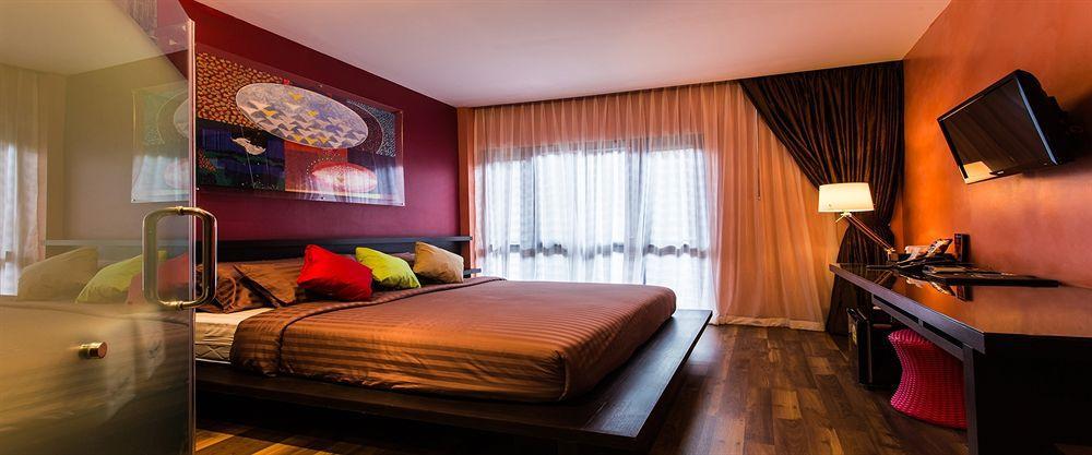 Third Rock Hostel Bangkok Luaran gambar