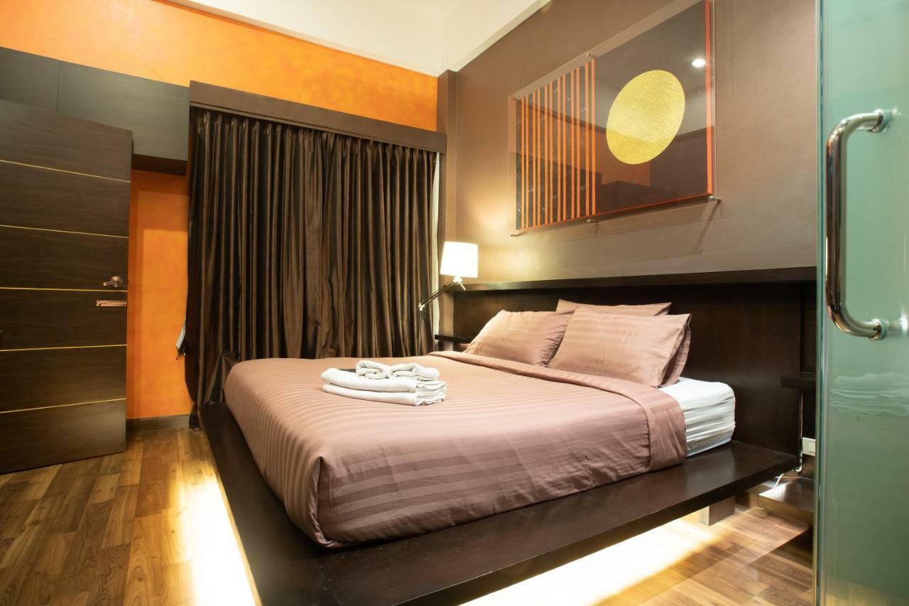 Third Rock Hostel Bangkok Luaran gambar
