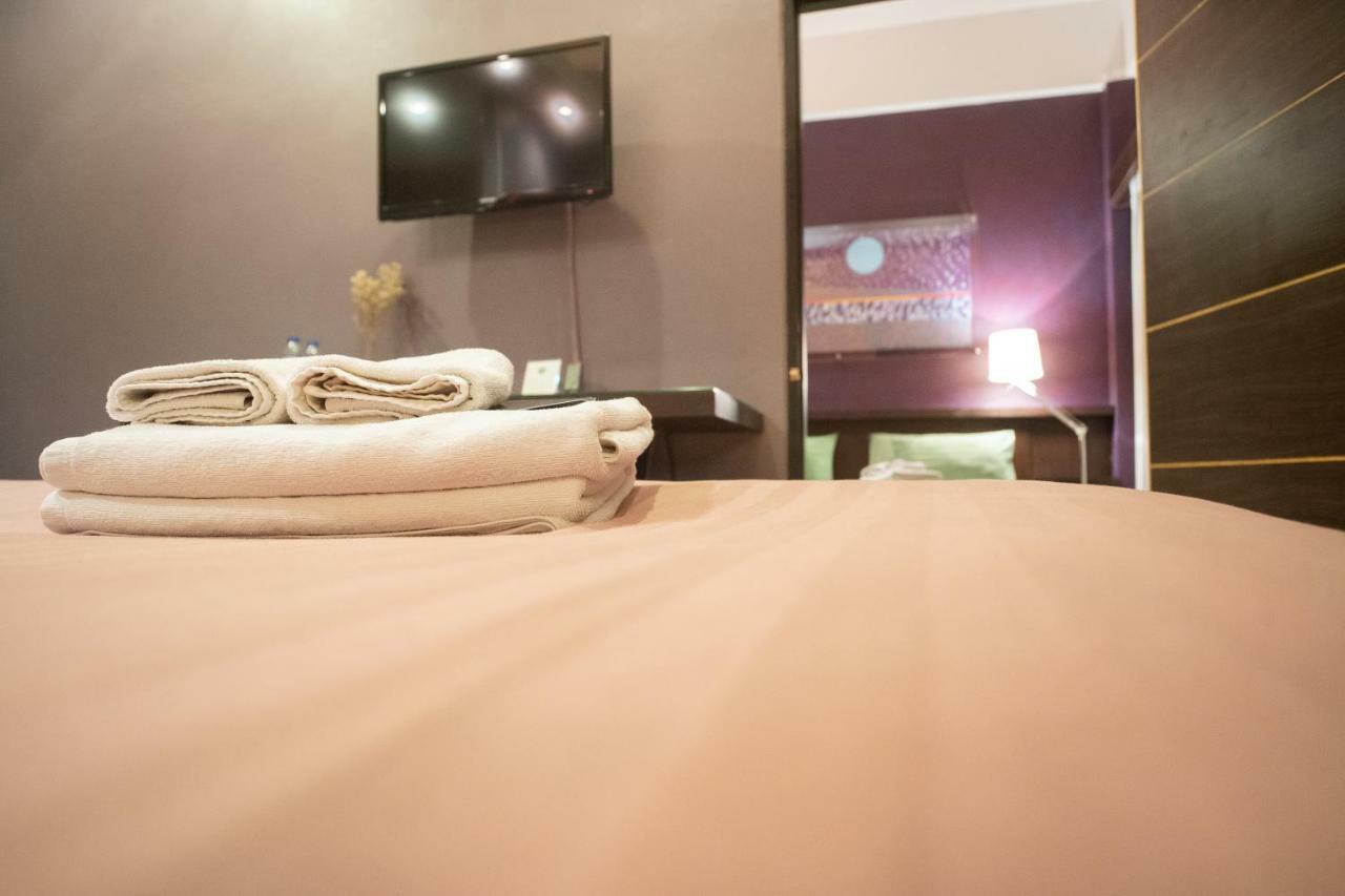 Third Rock Hostel Bangkok Luaran gambar