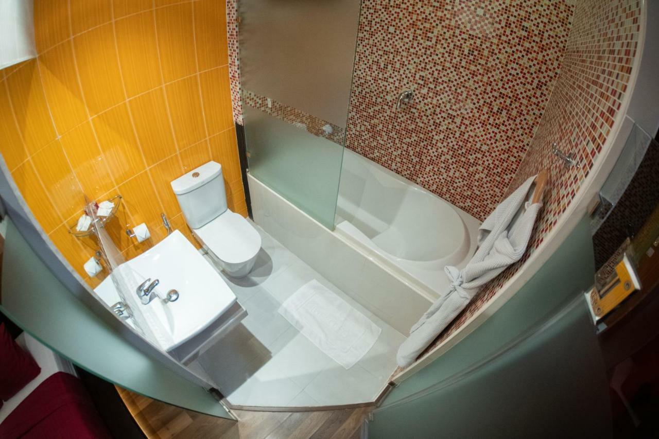 Third Rock Hostel Bangkok Luaran gambar