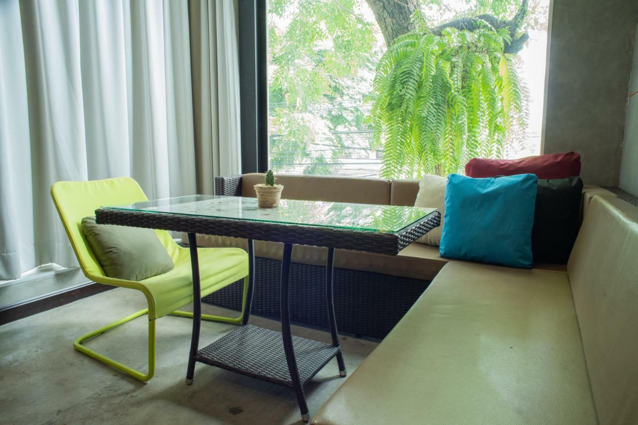 Third Rock Hostel Bangkok Luaran gambar