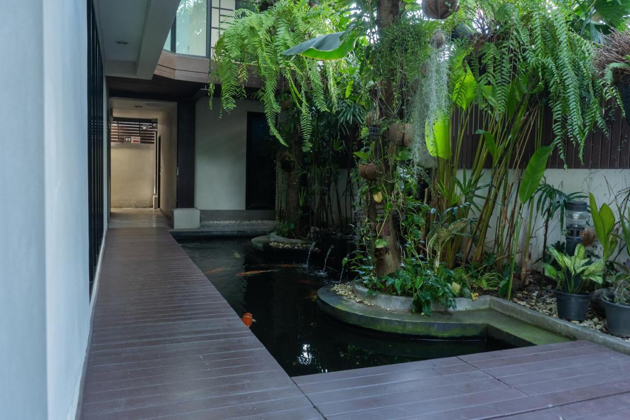 Third Rock Hostel Bangkok Luaran gambar